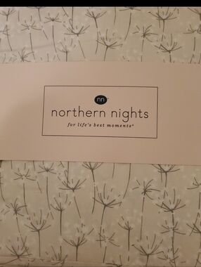 Northern Nights Women's Dandelion-Print QUEEN SIZE Sheet Set